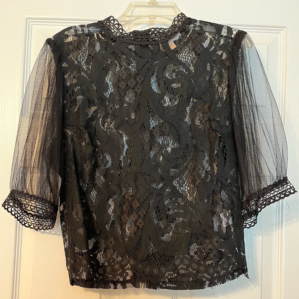 Gorgeous lace tulle zip up blouse